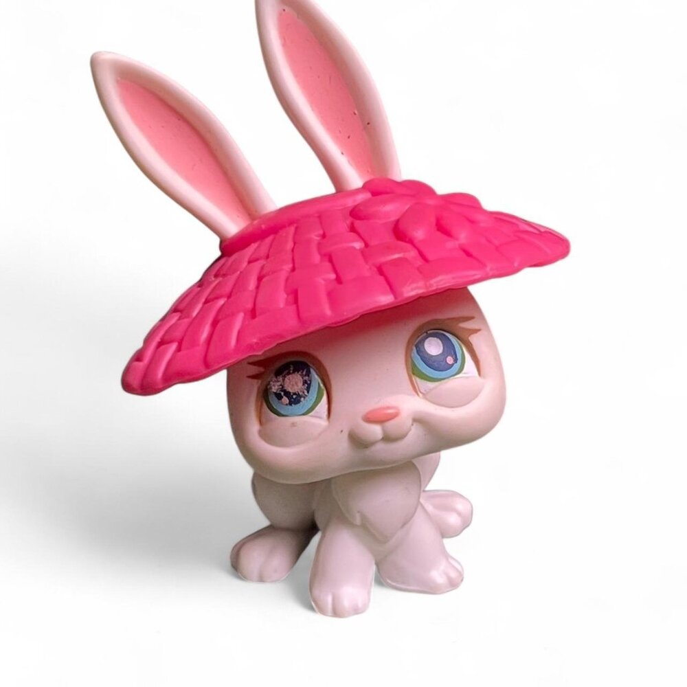 Authentic Littlest Pet Shop LPS #3 White Bunny w/ Blue Eyes, 2004 with pink hat